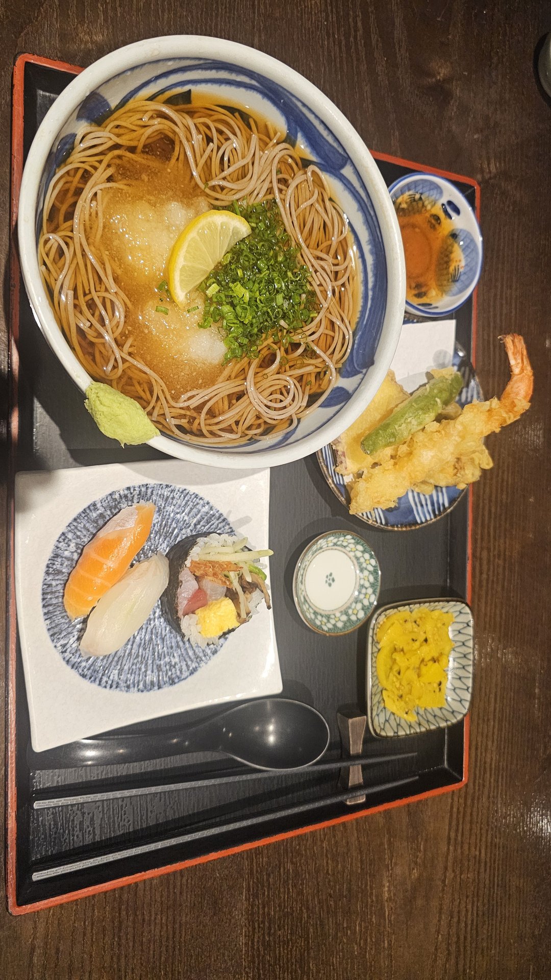 Cold buckwheat soba set meal at Jingawa Yeouido with grated daikon radish, lemon, shrimp tempura, vegetable tempura, and two pieces of nigiri sushi