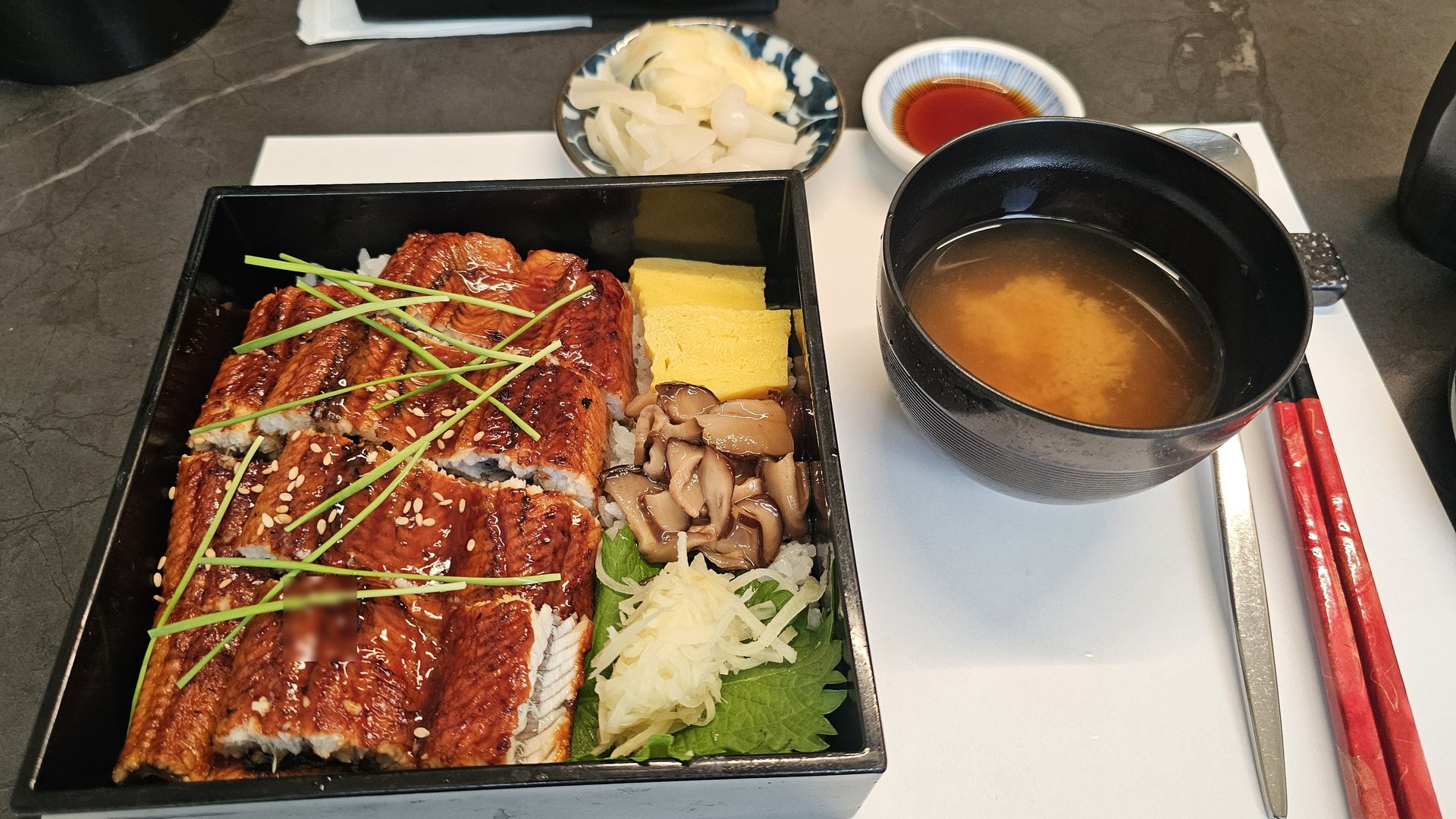 Unaju set at Sushi Yu — thick glazed grilled eel over rice in a lacquer jubako box with miso soup